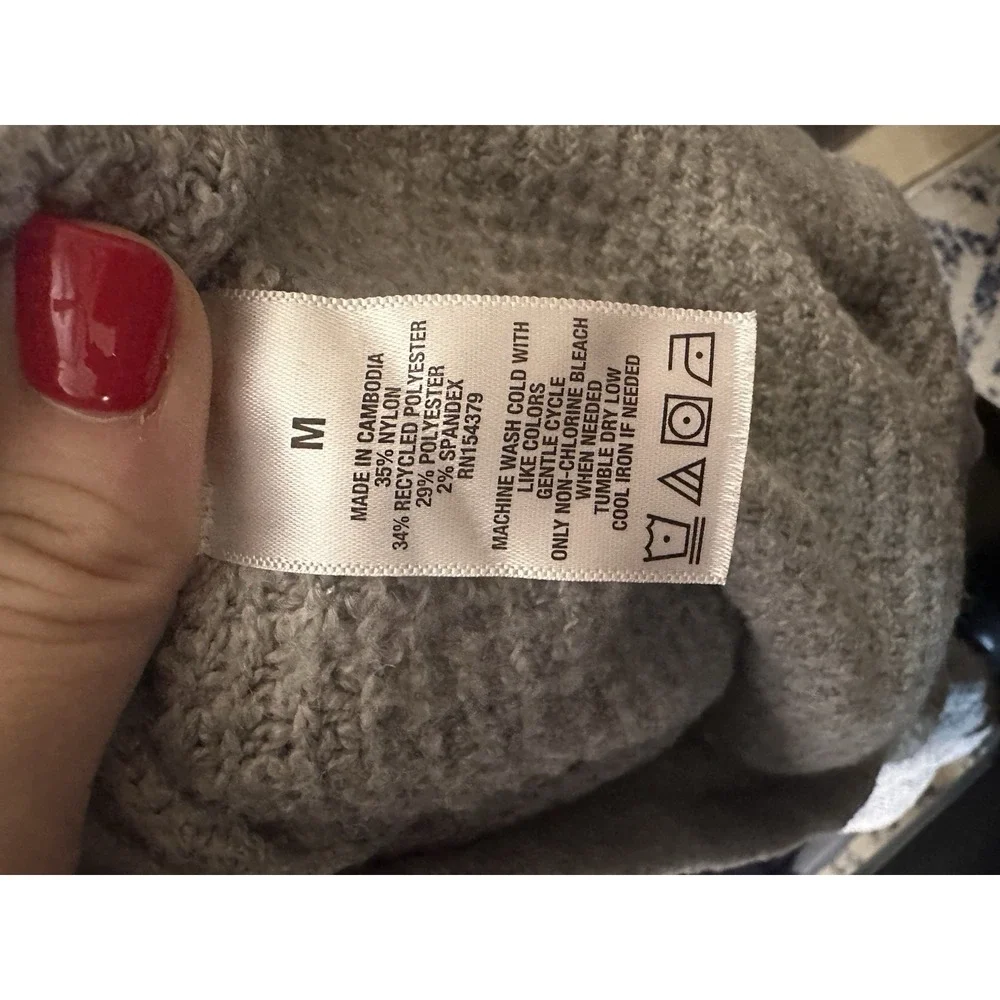 Aeropostale Gray Cropped Pullover Sweater Hoodie Sweatshirt‎ V-Neck Women's Sz M - Picture 4 of 4